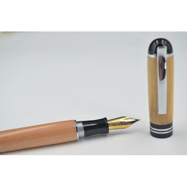Stylo plume en bois de cade