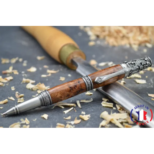 High-end Victorian-style ballpoint pen