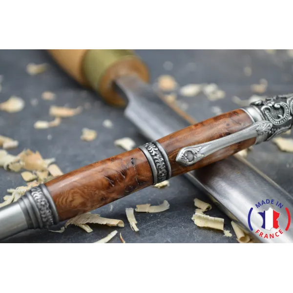 High-end Victorian-style ballpoint pen