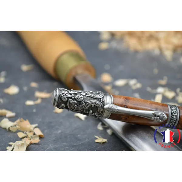 High-end Victorian-style ballpoint pen