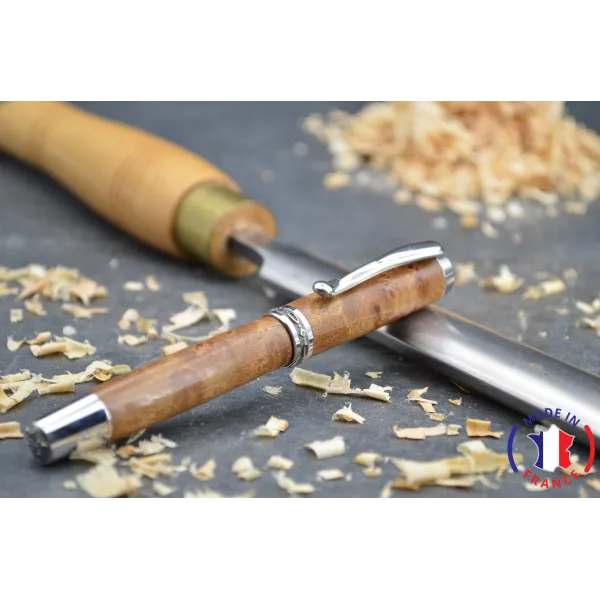 Very high-end roller pen with elm magnifying glass