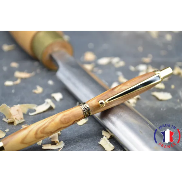 Olivier's wooden pencil holder pen