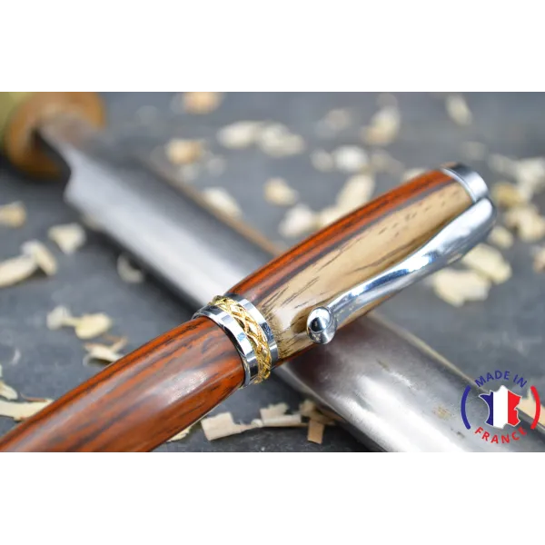 Stylo plume en bois de cocobolo.