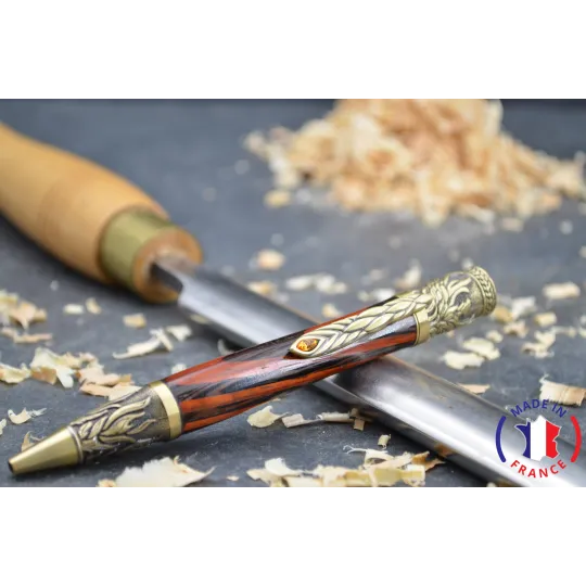 Stylo bille Patricia en bois d'assemblage Padouk et d’ébène.