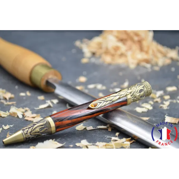 Stylo bille Patricia en bois d'assemblage Padouk et d’ébène.