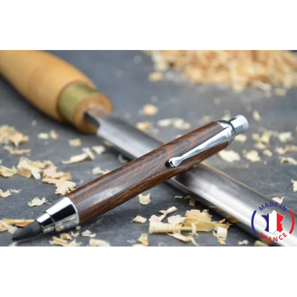 Pen door mine in rosewood wood from Mexico.