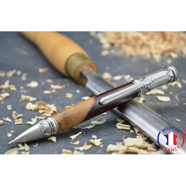 Stylo bille en bois de cocobolo.