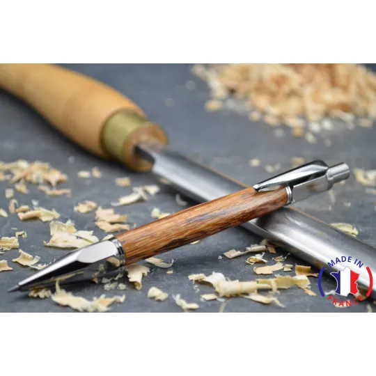 Stylo porte mine en bois de serpent de Guyane.