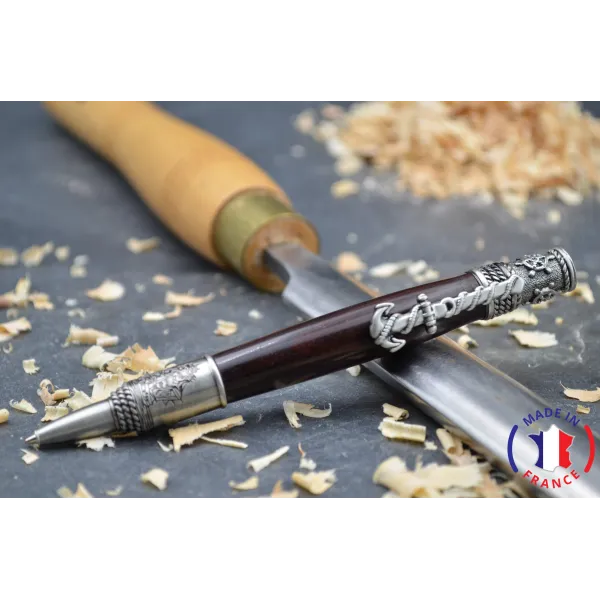 Stylo en bois d'Ebène.